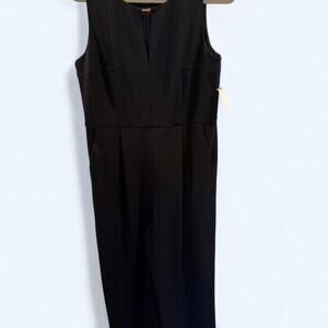Navy sleeveless v neck jumpsuit